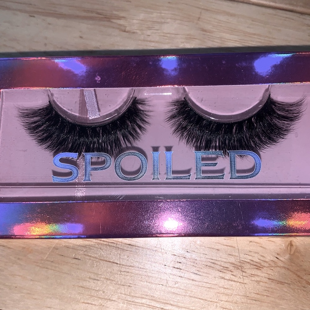 spoiled lashes - pick me